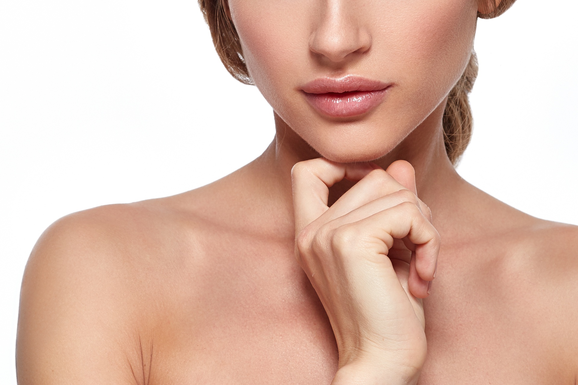 Опущение уголков губ