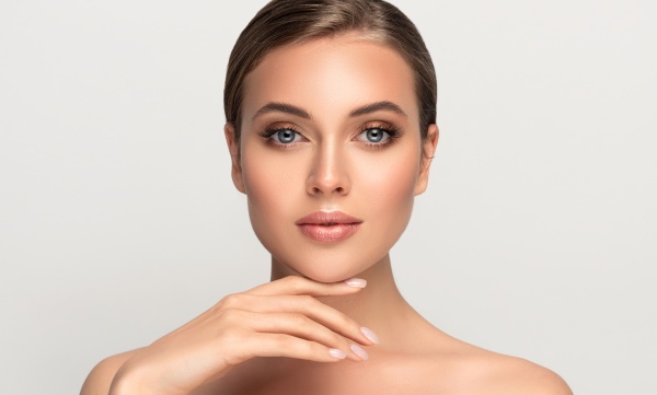 Процедура Full Face в косметологии: какие показания и плюсы у техники