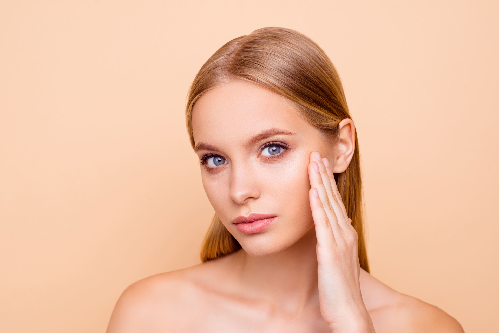 Белые угри на лице - милиумы