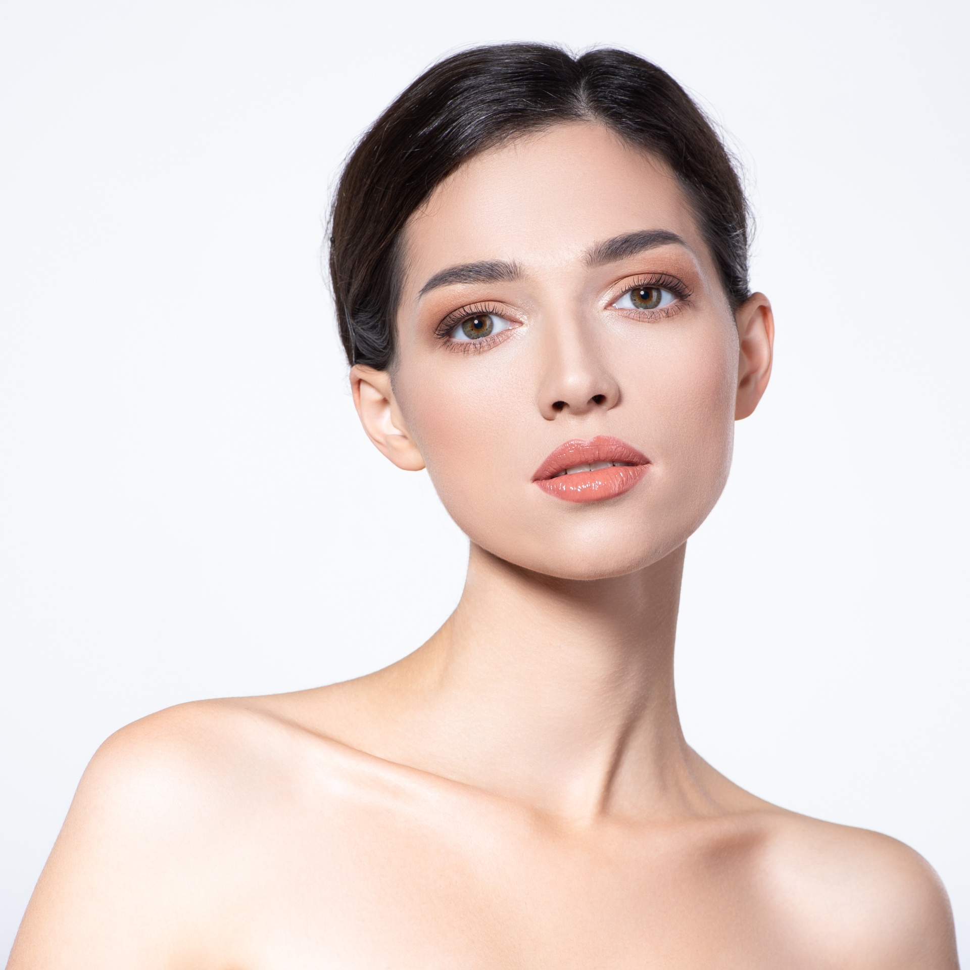 Почему чистку кожи лица стоит делать у квалифицированного специалиста